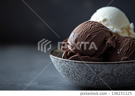 苦澀的餘韻：成人巧克力冰淇淋人工智慧圖像 136231125