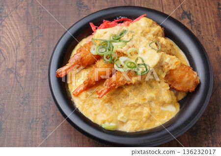 Shrimp rice bowl Japanese cuisine 136232017