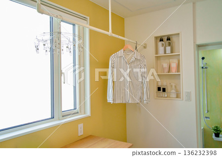 Housing image: Newly built house with a dressing room, laundry room and bathroom 136232398