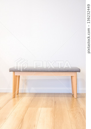 住宅圖:新建房屋,長椅 住宅圖:新建房屋,長椅 136232449