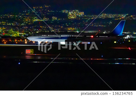伊丹機場夜景 伊丹機場夜景 136234765