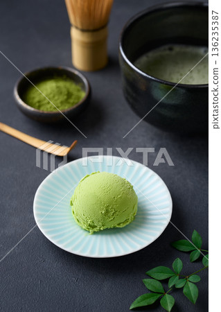 Green tea ice cream 136235387