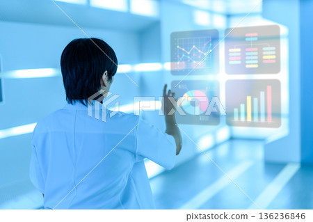 未來空間中的一個人 136236846