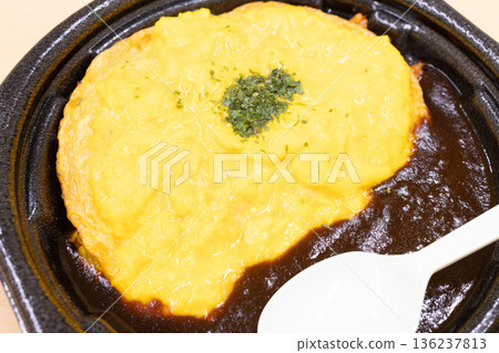 便利商店美味便當蛋包飯配半釉汁 136237813