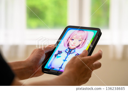 在平板電腦上查看人工智慧插圖 136238685