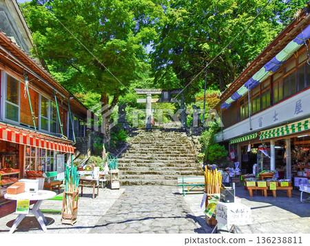 A popular tourist spot in Soeda Town, Fukuoka Prefecture: Hiko-san Shrine Approach A popular tourist spot in Soeda Town, Fukuoka Prefecture: Hiko-san Shrine Approach 136238811