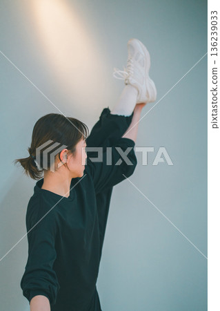 dancing, female, females 136239033