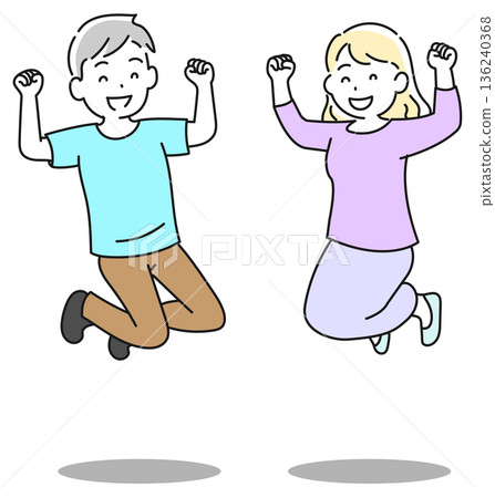 年輕夫婦跳躍 年輕夫婦跳躍 136240368