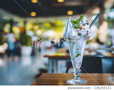 薄荷味凍優格 | 咖啡館裡令人愉悅的清爽甜點 薄荷味凍優格 | 咖啡館裡令人愉悅的清爽甜點 136243121