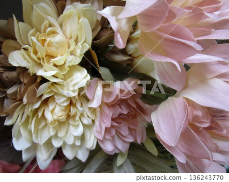 多彩人造花花束 多彩人造花花束 136243770