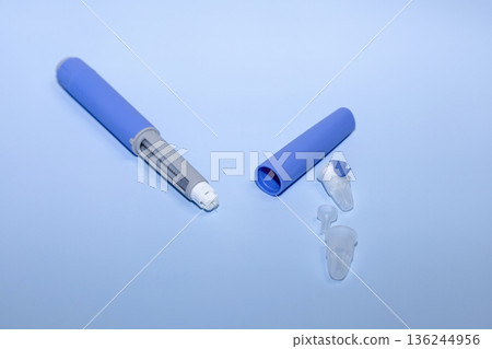 Ozempic injection device for diabetes and slimming. Ozempic injection device for diabetes and slimming. 136244956