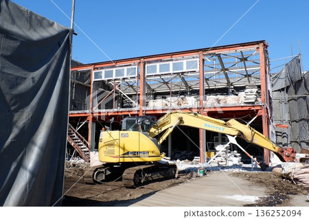 廠房正在拆除 廠房正在拆除 136252094