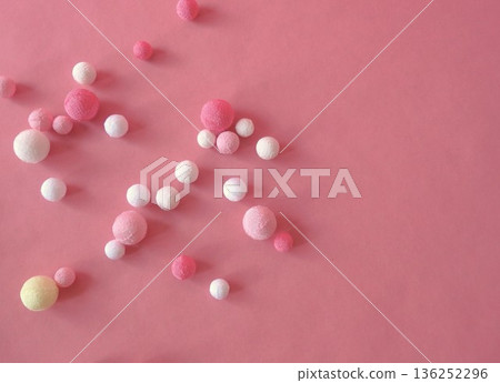 五彩繽紛的可麗餅球 136252296