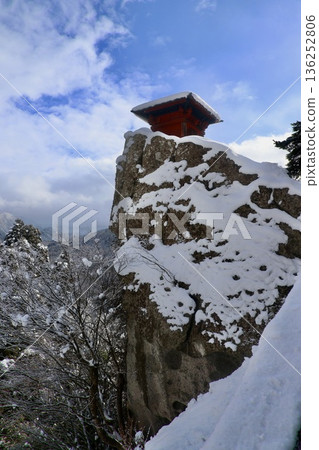 山寺和五大堂的冬季景色（山形縣山形市） 136252806