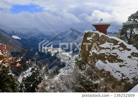 山寺和五大堂的冬季景色(山形縣山形市) 山寺和五大堂的冬季景色(山形縣山形市) 136252809