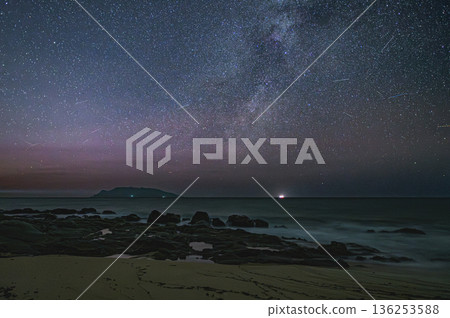 Milky Way at Nagata Inakahama Beach, Yakushima Island in the Offshore Alps (Winter) 136253588