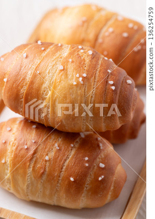 Salt bread (Shio pan) with sea salt flakes, Japanese bakery style Salt bread (Shio pan) with sea salt flakes, Japanese bakery style 136254759