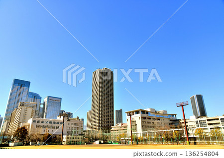 新月島公園週邊景色 / 遠眺晴海海神號（東京都中央區）[2026年2月] 136254804