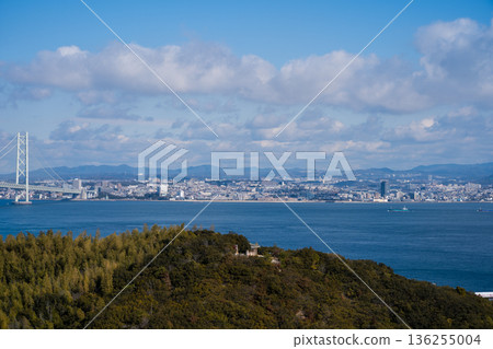 從淡路島淡路SA站（上行方向）眺望明石海峽大橋 | 攝於1月 | 兵庫縣淡路市 136255004