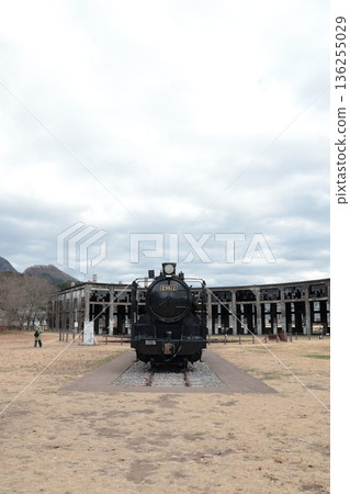 JR久大本線文森機車公園：機車庫和轉盤已被指定為日本有形文化財產。 136255029