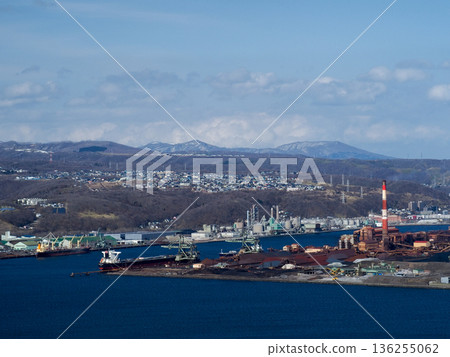 Muroran city's port and streetscape 136255062