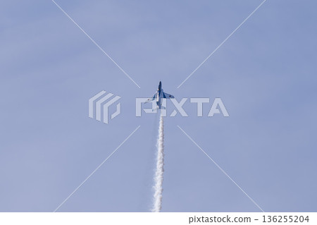 位於宮城縣東松島市的日本航空自衛隊松島空軍基地的「藍色衝擊」戰鬥機 位於宮城縣東松島市的日本航空自衛隊松島空軍基地的「藍色衝擊」戰鬥機 136255204