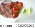 A soft Muscat aroma - Rich sweetness and a red jewel-like Queen Rouge (seedless, with skin) 136255803