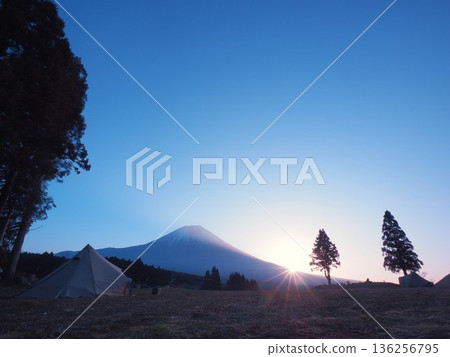 Dawn seen from TREE LINE CHILLAX FIELD, Shizuoka Prefecture, January Dawn seen from TREE LINE CHILLAX FIELD, Shizuoka Prefecture, January 136256795