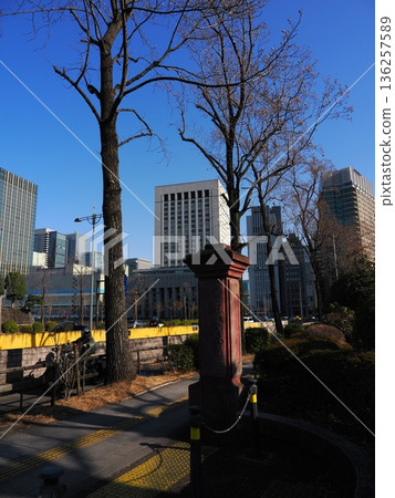 日比谷公園入口大門柱 136257589