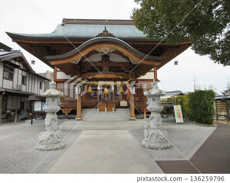 山口縣岩國市!岩國白蛇神社的參拜殿 山口縣岩國市!岩國白蛇神社的參拜殿 136259796