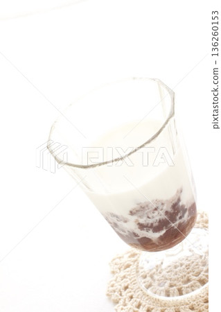 香港紅豆冰配紅豆奶 香港紅豆冰配紅豆奶 136260153