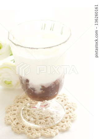 Hong Kong Red Bean Ice with Red Bean Milk Hong Kong Red Bean Ice with Red Bean Milk 136260161