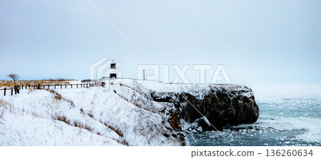 仲冬時節，北海道網走市能登呂岬及鄂霍次克海的浮冰 136260634