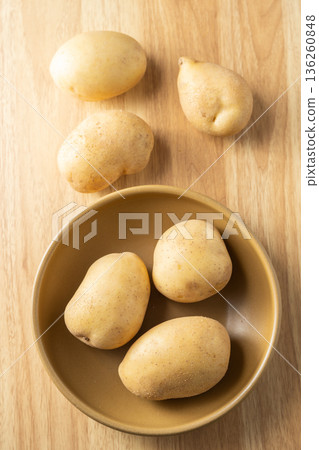 potatoes potatoes 136260848
