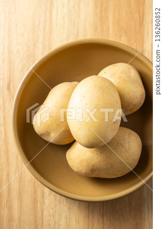 potatoes potatoes 136260852