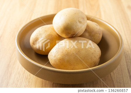 potatoes potatoes 136260857