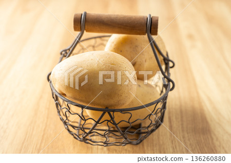 potatoes potatoes 136260880