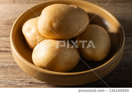 potatoes 136260890