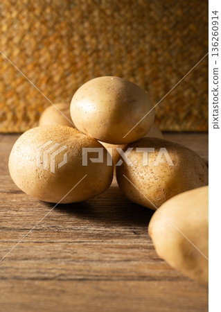 potatoes 136260914