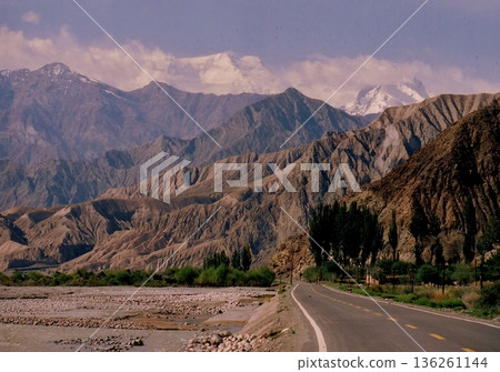 Xinjiang Uyghur Autonomous Region Pamir Plateau Road leading to Karakorum Xinjiang Uyghur Autonomous Region Pamir Plateau Road leading to Karakorum 136261144