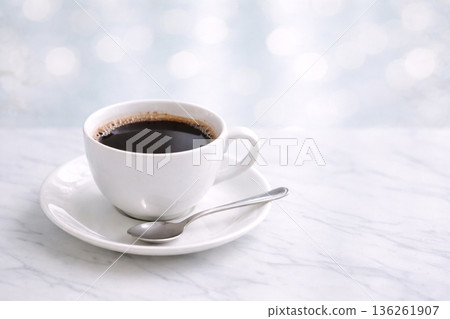 香醇的咖啡，伴著明亮的背景，喚醒你的清晨。 136261907