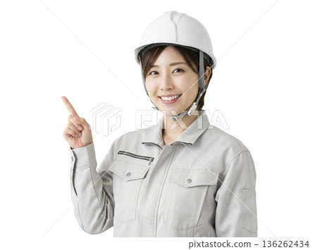 戴著安全帽的女工。摳圖素材(透明背景)指向嚮導 戴著安全帽的女工。摳圖素材(透明背景)指向嚮導 136262434