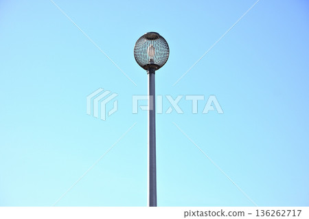 街燈和藍天 街燈和藍天 136262717