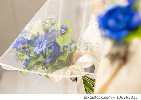 Bouquet image with white flowers Bouquet image with white flowers 136263013