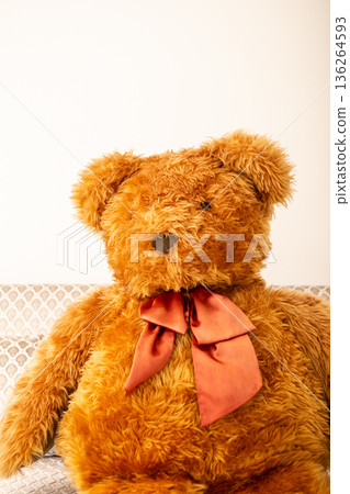 帶絲帶的泰迪熊 136264593