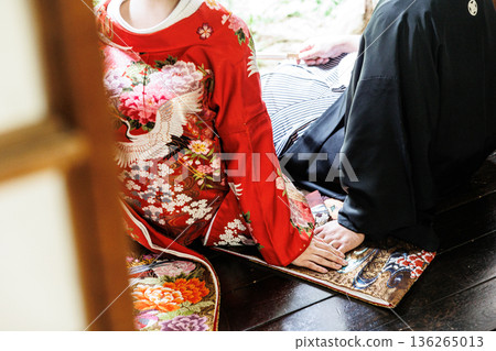 身著和服的新人結婚照片 136265013