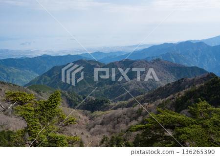 攀登愛媛縣石槌山 136265390