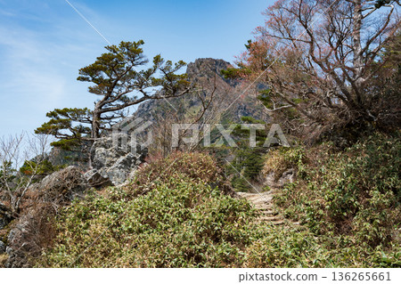 Climbing Mount Ishizuchi, Ehime Prefecture Climbing Mount Ishizuchi, Ehime Prefecture 136265661