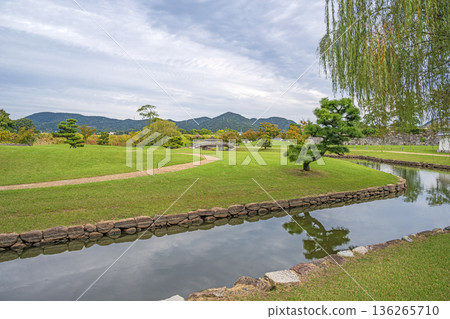 Scenery of the Ninomaru Garden at Ako Castle 136265710
