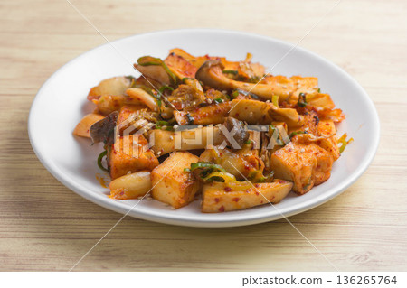 炸豆腐炒泡菜杏鮑菇 136265764